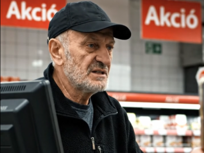 A bátyám megígérte, hogy hazavisz az árvaházból; 23 évvel később egy véletlen folytán láttam meg újra… 😢
