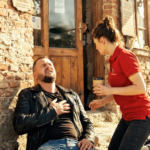 Az alázatos motoros, aki mindent birtokolt: Lecke a karmáról